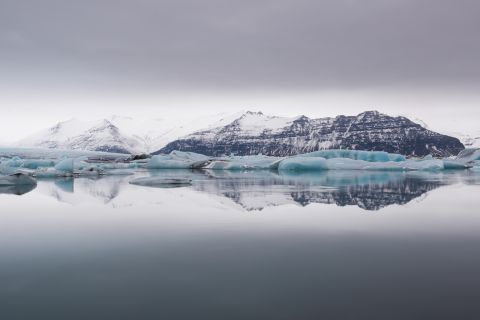 Spiegelend gletsjermeer